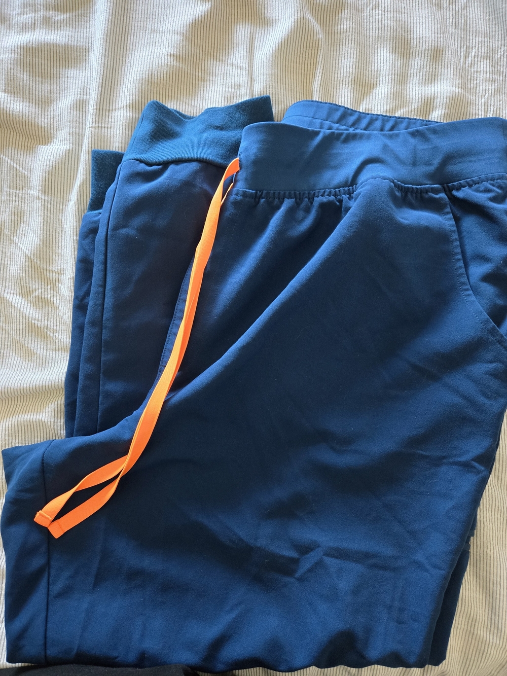 Figs Deep Reef Blue Scrub Set. Top 2xl Pants 4xl - Picture 5 of 8